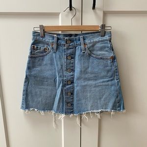 Levi’s mini skirt